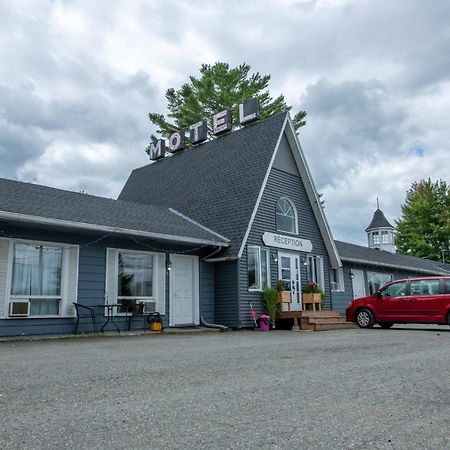 Motel Fleur De Lys Magog Exteriér fotografie