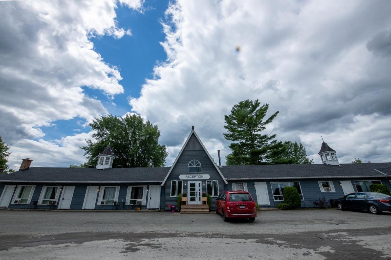 Motel Fleur De Lys Magog Exteriér fotografie