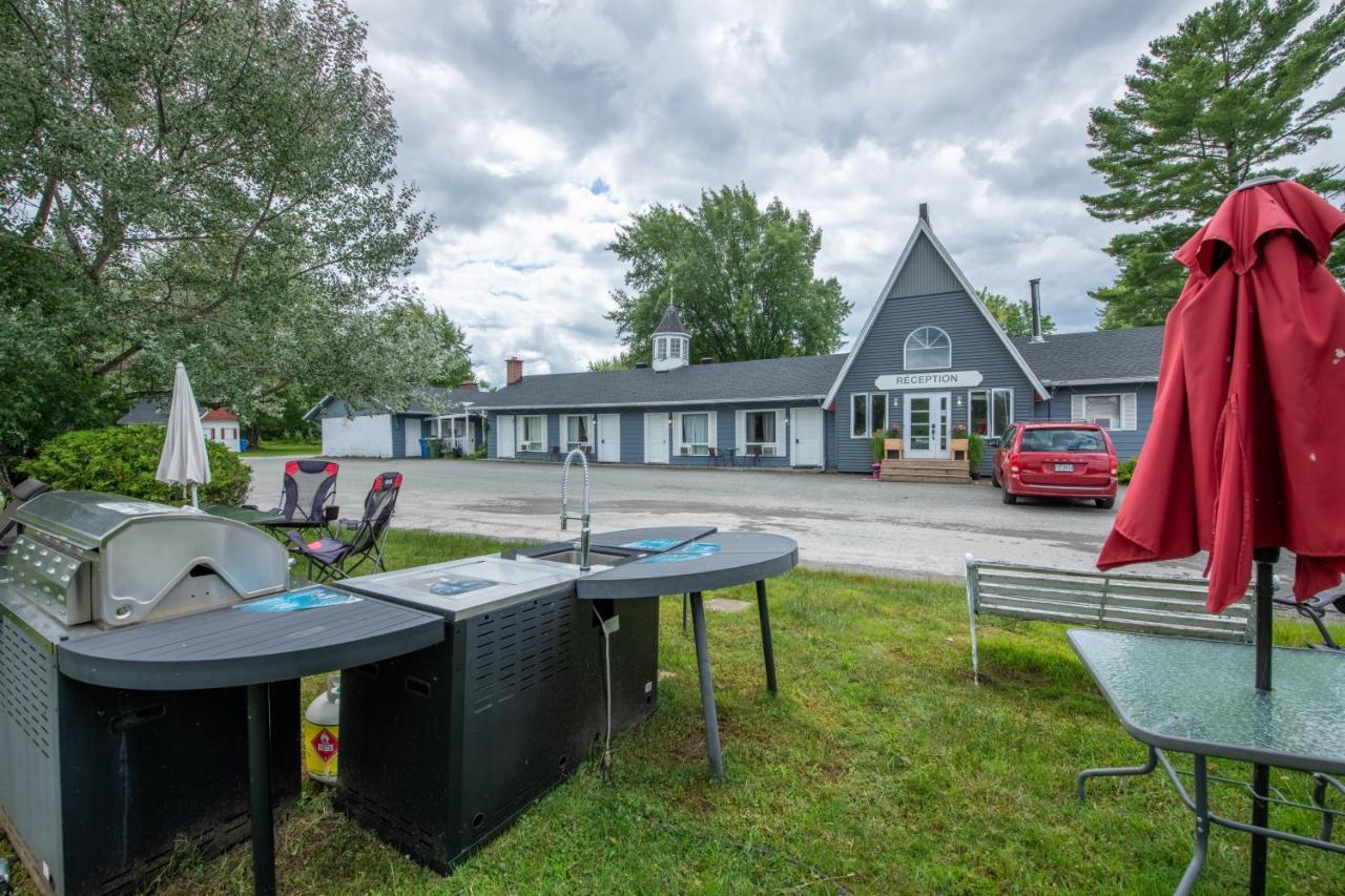 Motel Fleur De Lys Magog Exteriér fotografie