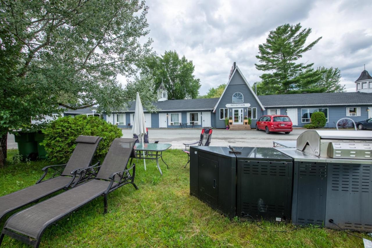 Motel Fleur De Lys Magog Exteriér fotografie