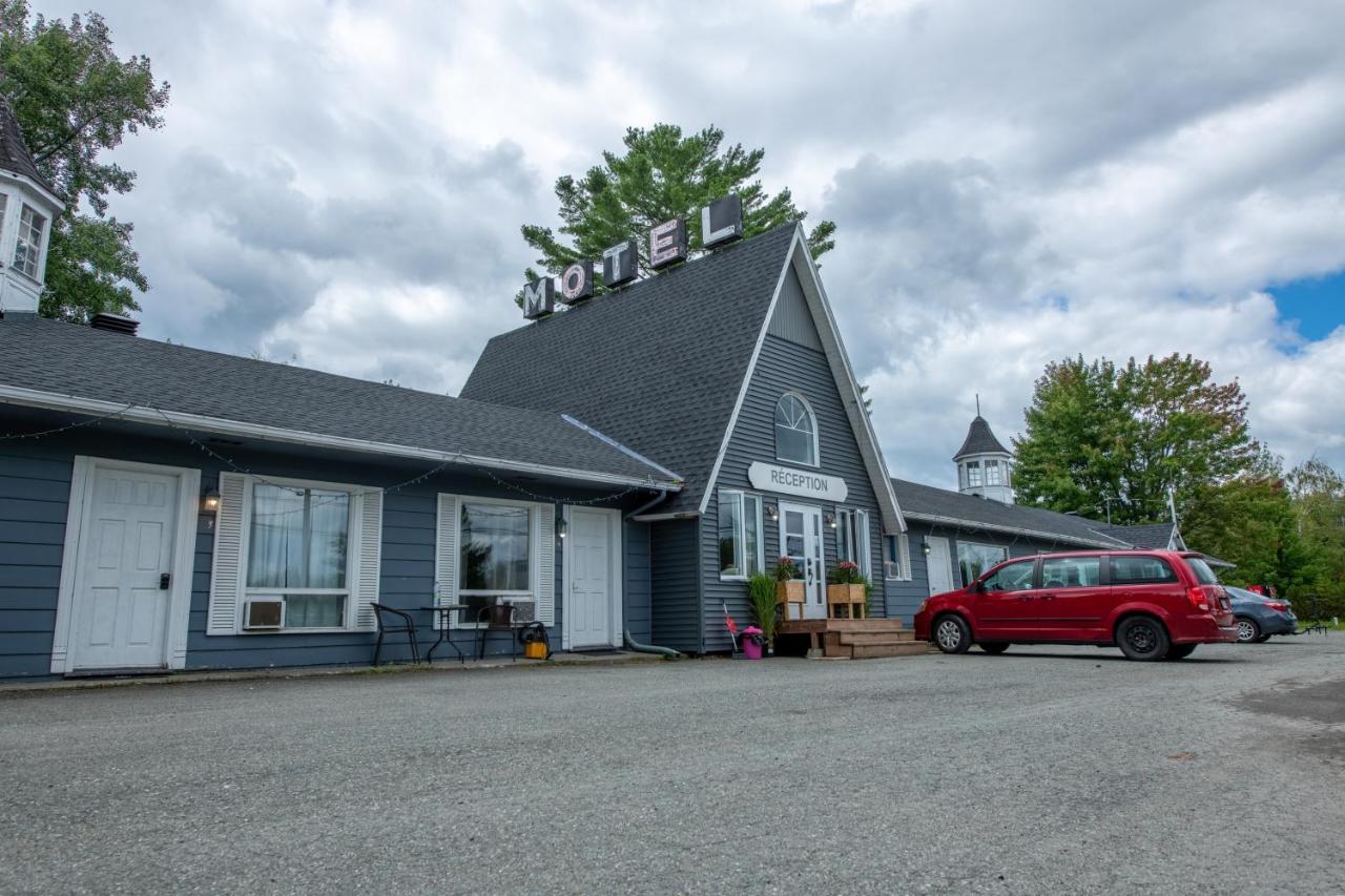 Motel Fleur De Lys Magog Exteriér fotografie