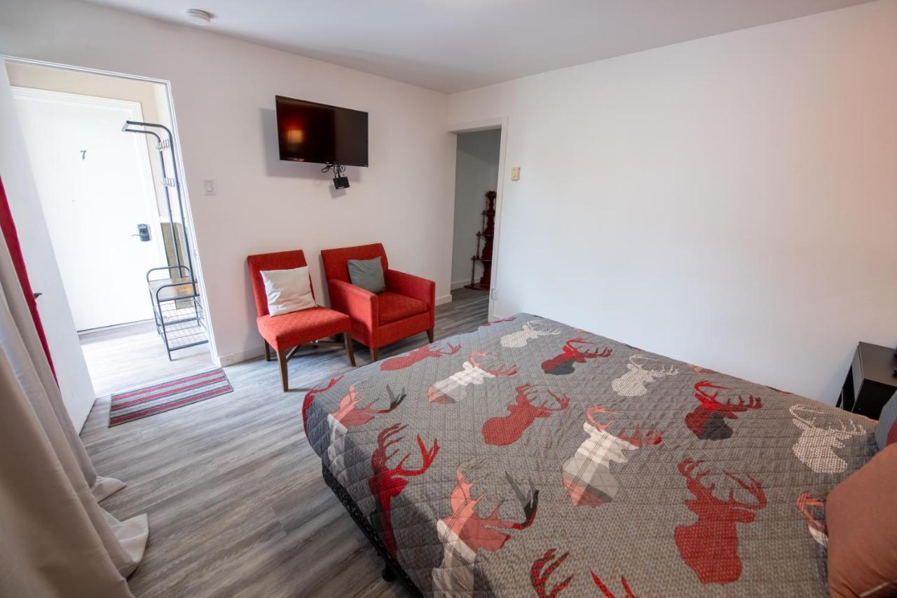 Motel Fleur De Lys Magog Exteriér fotografie