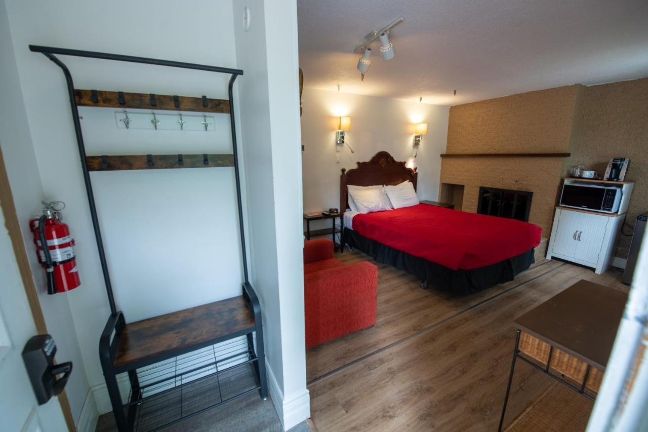 Motel Fleur De Lys Magog Exteriér fotografie