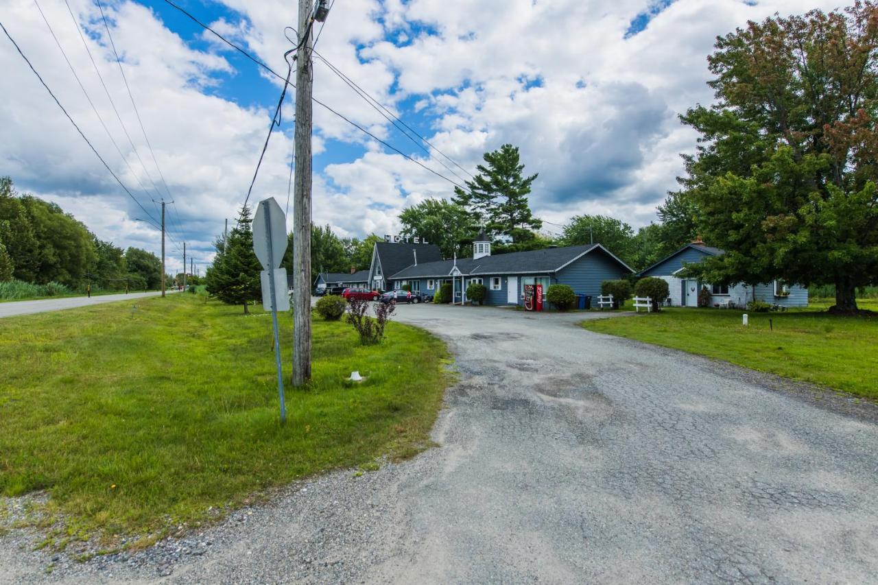 Motel Fleur De Lys Magog Exteriér fotografie