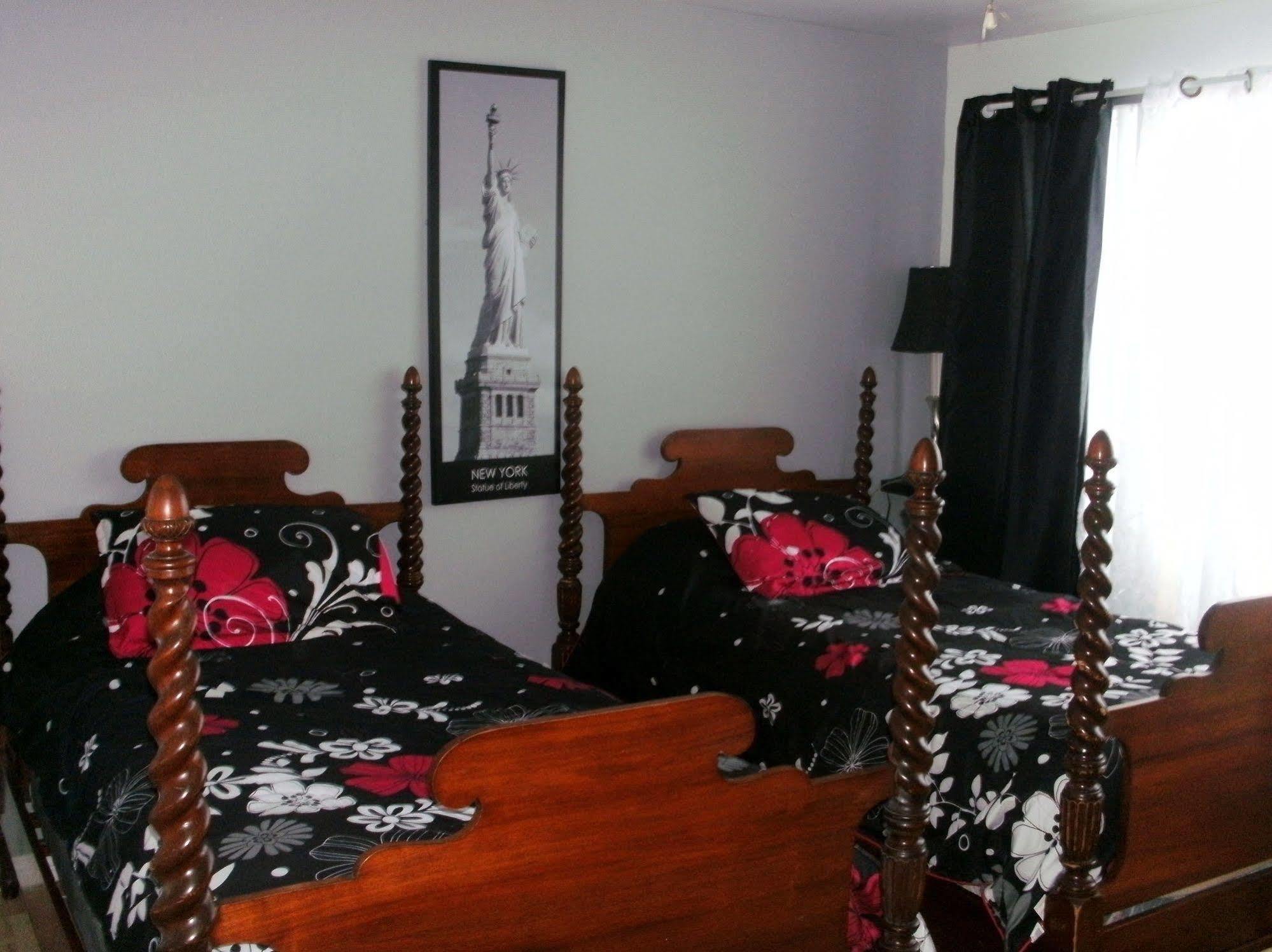 Motel Fleur De Lys Magog Exteriér fotografie